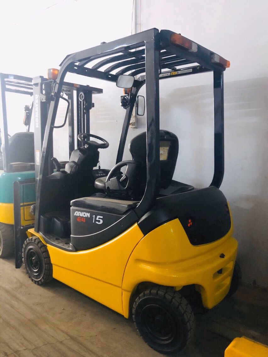 xe nang dien komatsu cu.jpg (626 KB)